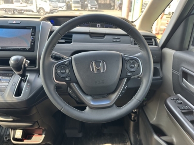 フリード+(ホンダ)中古車 内外装写真
