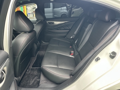 スカイライン(ニッサン)中古車 後席内装