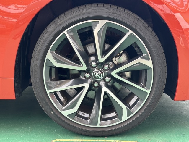 カローラスポーツ(トヨタ)中古車 12