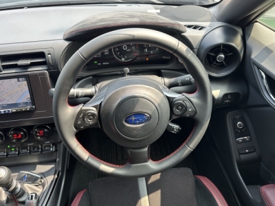 BRZ(スバル)中古車 内外装写真