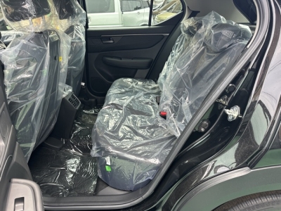 WR-V(ホンダ)登録済未使用車 後席内装