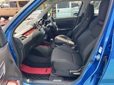 スイフトスポーツ(スズキ)中古車 前席内装
