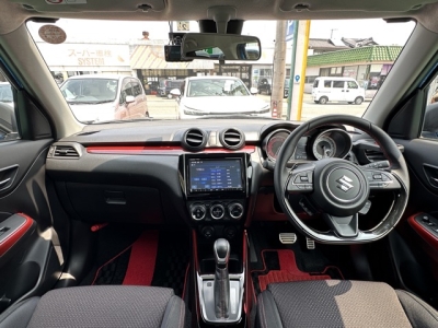 スイフトスポーツ(スズキ)中古車 後席から見た前席