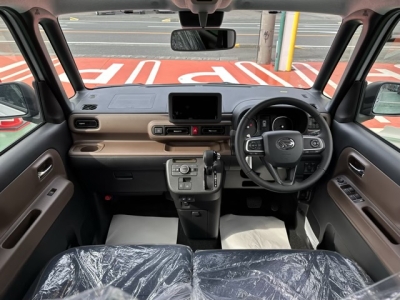 ムーヴキャンバス(ダイハツ)新車見本展示無 内外装写真