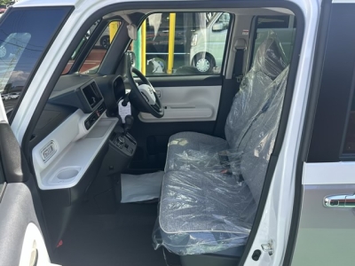 ムーヴキャンバス(ダイハツ)新車見本展示無 前席内装