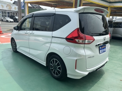 フリード(ホンダ)中古車 後方