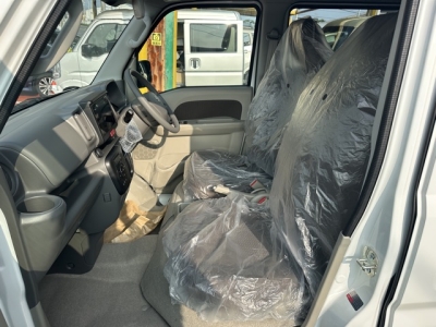 エブリイバン(スズキ)届出済未使用車 前席内装