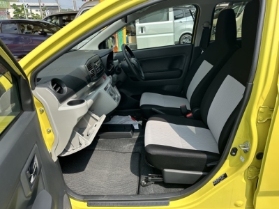 ミライースのOEM(ダイハツ)中古車 前席内装