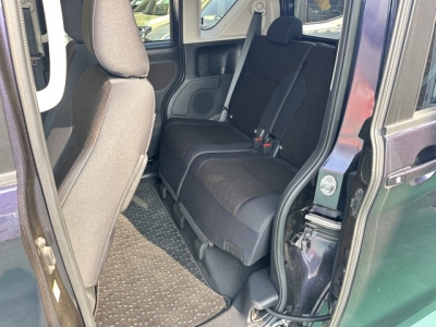 eKクロススペース(三菱)中古車 後席内装