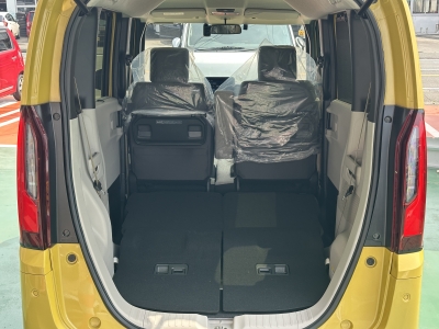 新型N-BOX(ホンダ)中古車 内外装写真他２