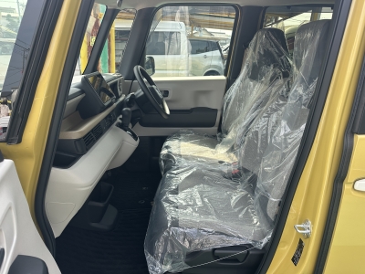 新型N-BOX(ホンダ)中古車 前席内装