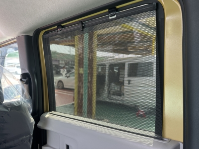 新型N-BOX(ホンダ)中古車 後席から見た前席