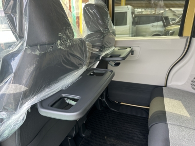 新型N-BOX(ホンダ)中古車 内外装写真
