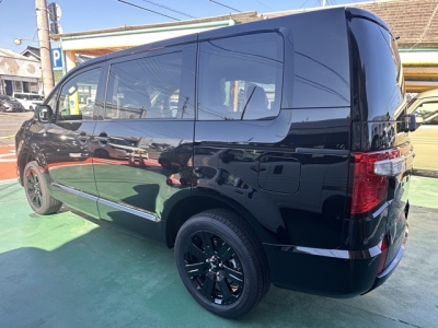 デリカD:5 4WD(三菱)登録済未使用車 後方