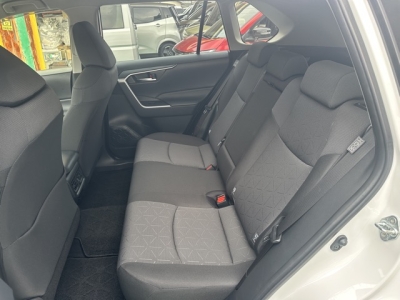 ＲＡＶ４(トヨタ)中古車 後席内装