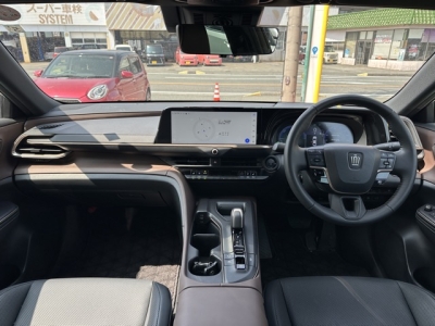 クラウンクロスオーバー(トヨタ)中古車 内外装写真