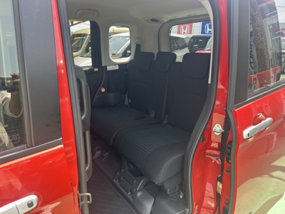 トールカスタム(ダイハツ)中古車 後席内装