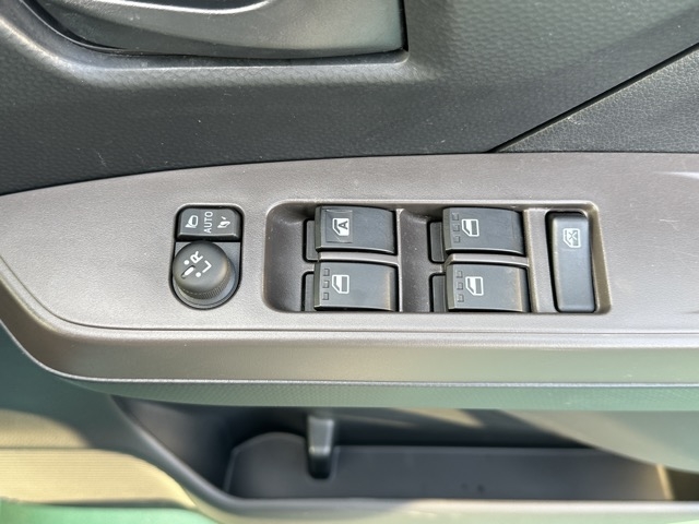 ルーミー(トヨタ)中古車 13