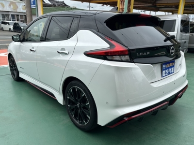 リーフ(ニッサン)中古車 後方