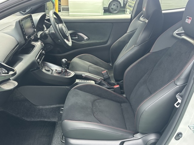 GRヤリス(トヨタ)中古車 2