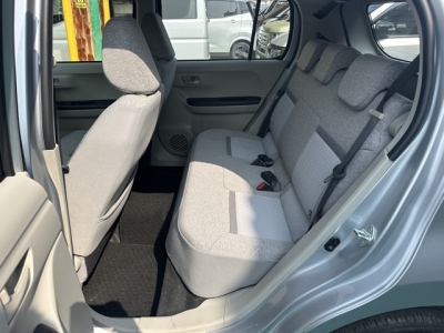 ブーン(ダイハツ)中古車 後席内装