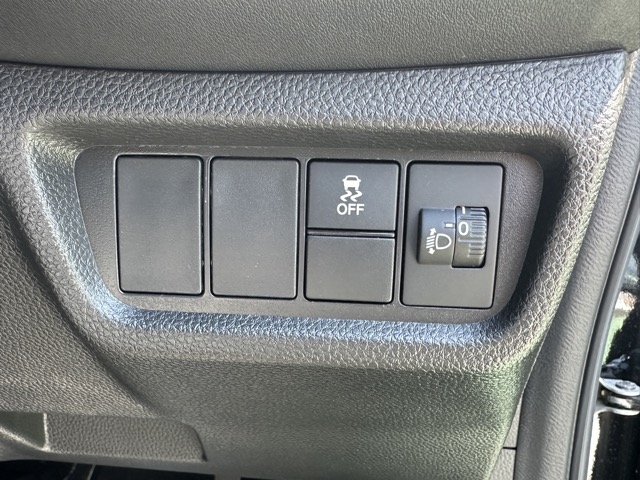 WR-V(ホンダ)新車見本展示無 14