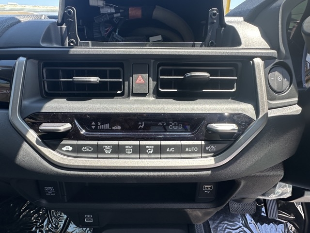 WR-V(ホンダ)新車見本展示無 17