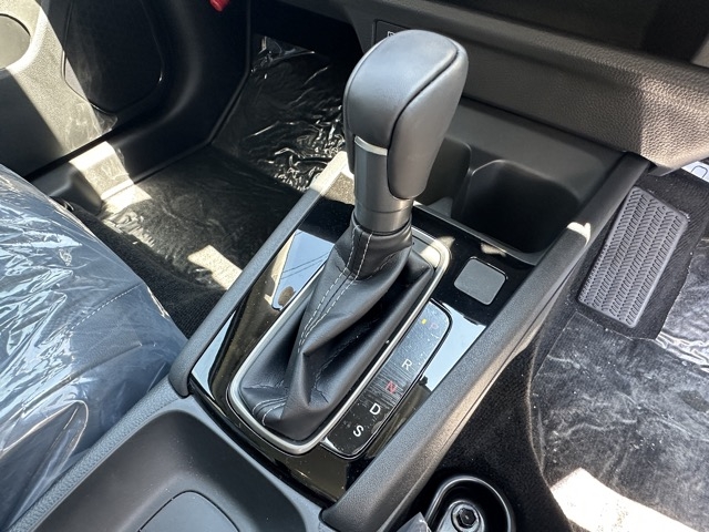 WR-V(ホンダ)新車見本展示無 19
