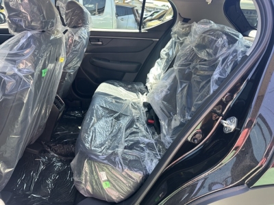 WR-V(ホンダ)新車見本展示無 後席内装