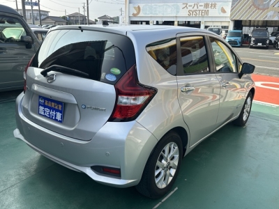ノート(ニッサン)中古車 内外装写真他２
