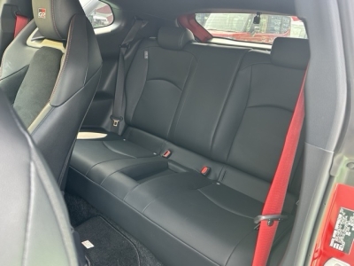 GRヤリス(トヨタ)中古車 後席内装