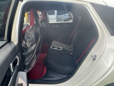 シビック(ホンダ)登録済未使用車 後席内装