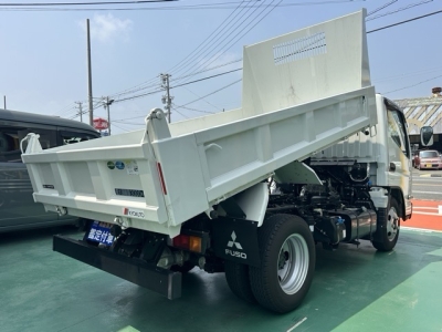 キャンター(三菱)中古車 内外装写真他２