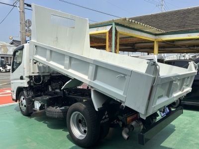 キャンター(三菱)中古車 後方