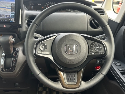 N-BOX(ホンダ)中古車 内外装写真他２