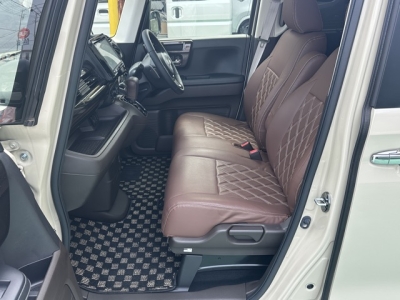 N-BOX(ホンダ)中古車 前席内装