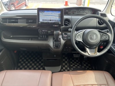 N-BOX(ホンダ)中古車 内外装写真他１