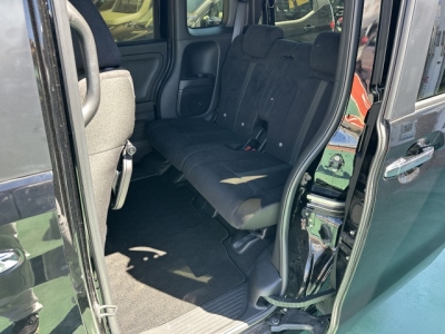 N-BOXカスタム(ホンダ)中古車 後席内装
