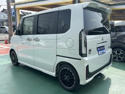新型N-BOX(ホンダ)届出済未使用車 後方