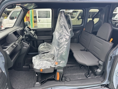 N-VAN(ホンダ)届出済未使用車 後席内装