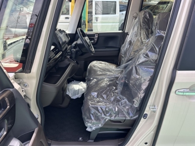 N-BOX(ホンダ)中古車 前席内装