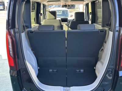 新型N-BOX(ホンダ)届出済未使用車 内外装写真他２