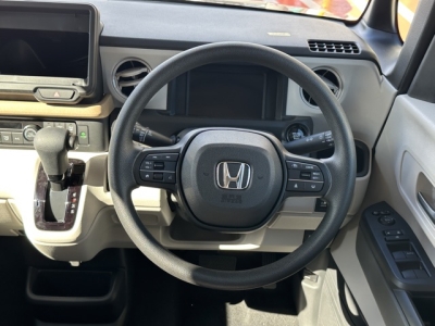 新型N-BOX(ホンダ)届出済未使用車 内外装写真