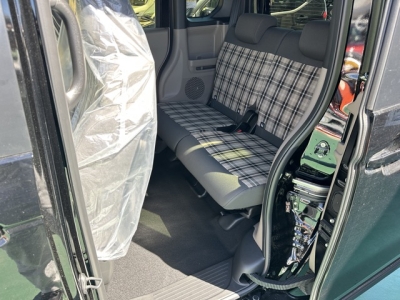 新型N-BOX(ホンダ)届出済未使用車 後席内装