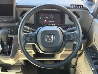 新型N-BOX(ホンダ)届出済未使用車 内外装写真