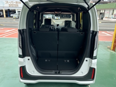 新型N-BOX(ホンダ)届出済未使用車 内外装写真他２