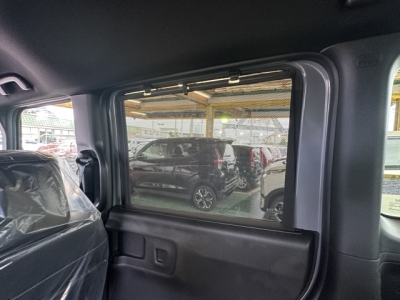 新型N-BOX(ホンダ)届出済未使用車 内外装写真他