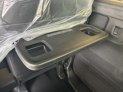 新型N-BOX(ホンダ)届出済未使用車 内外装写真他１