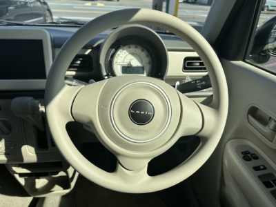 ラパン(スズキ)新車見本展示無 内外装写真