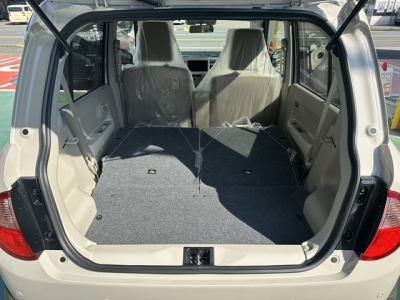 ラパン(スズキ)新車見本展示無 内外装写真他１